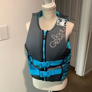 LIFE JACKET- Body Glove ❤️